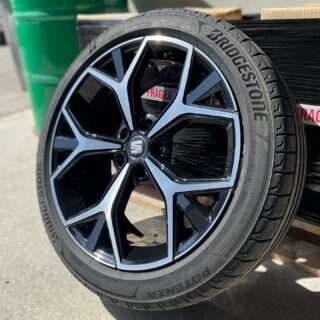 Jolie #transformation pour ces jantes #seat #ateca 

Photo 2 avant /après

 #alpesmaritimes #cotedazur #sophiaantipolis #cncmachining #polissage #diamondcut #powdercoatings #wheelrepair #reparationjante #greensolv #usinage #peinturepoudre #thermolaquage #decapage #bmw  #porsche #ferrari #lamborghini #mperformance #voituredeluxe #prestigecars #passionauto #bentley #rollsroyce #frenchartisanat #wheelspecialists