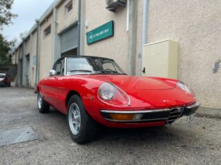 Les #ancienne aussi ce fonds une beauté dans notre atelier. 
Comme cette #alfaromeo 2000 qui après un passage en carrosserie est venu parfaire son apparence avec une restauration complète de ses 4 jantes 

 #alpesmaritimes #cotedazur #sophiaantipolis #cncmachining  #diamondcut #powdercoatings #wheelrepair #reparationjante #greensolv #usinage #peinturepoudre #thermolaquage #decapage #bmw  #porsche #ferrari #lamborghini #mperformance #mercedes #voituredeluxe #prestigecars #passionauto #bentley #rollsroyce #personnalisation #frenchartisanat #wheelspecialist