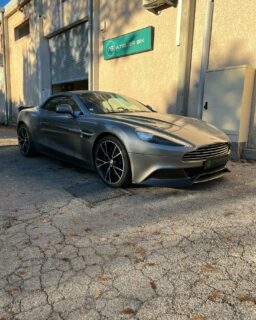 Remise en état des 4 jantes noires et diamantées de cette jolie Aston Martin Vanquish V12 Volante. 

#alpesmaritimes #cotedazur #sophiaantipolis #cncmachining  #diamondcut #powdercoatings #wheelrepair #reparationjante #greensolv #usinage #peinturepoudre #thermolaquage #decapage #bmw  #porsche #ferrari #lamborghini #mperformance #mercedes #voituredeluxe #prestigecars #passionauto #bentley #rollsroyce #personnalisation #frenchartisanat #wheelspecialist